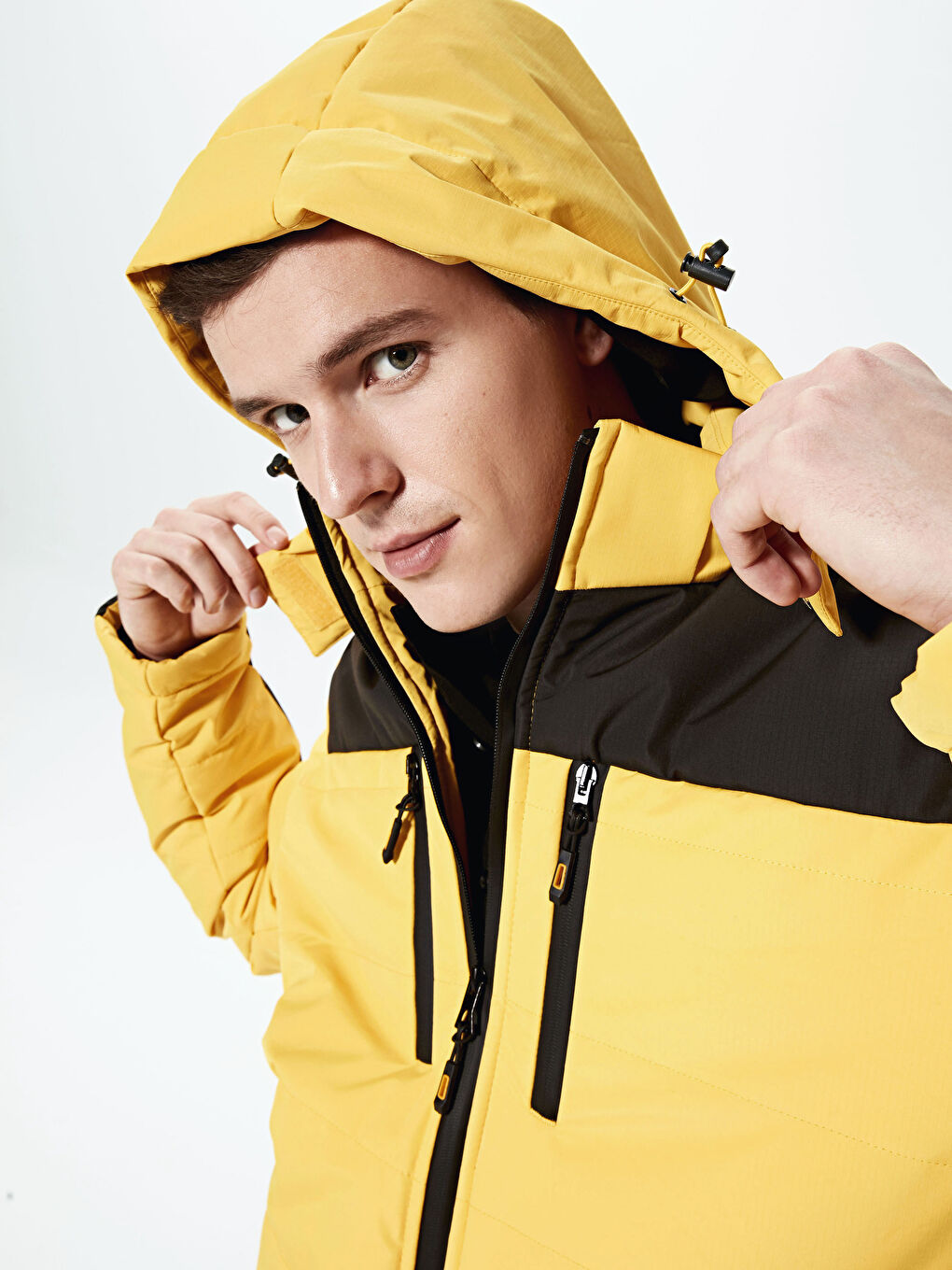 Sarı Dik Yaka Kapüşonlu Kayak Montu-8