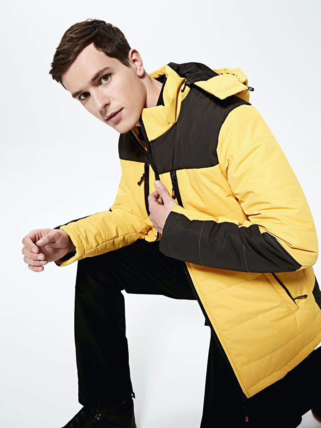 Sarı Dik Yaka Kapüşonlu Kayak Montu-9