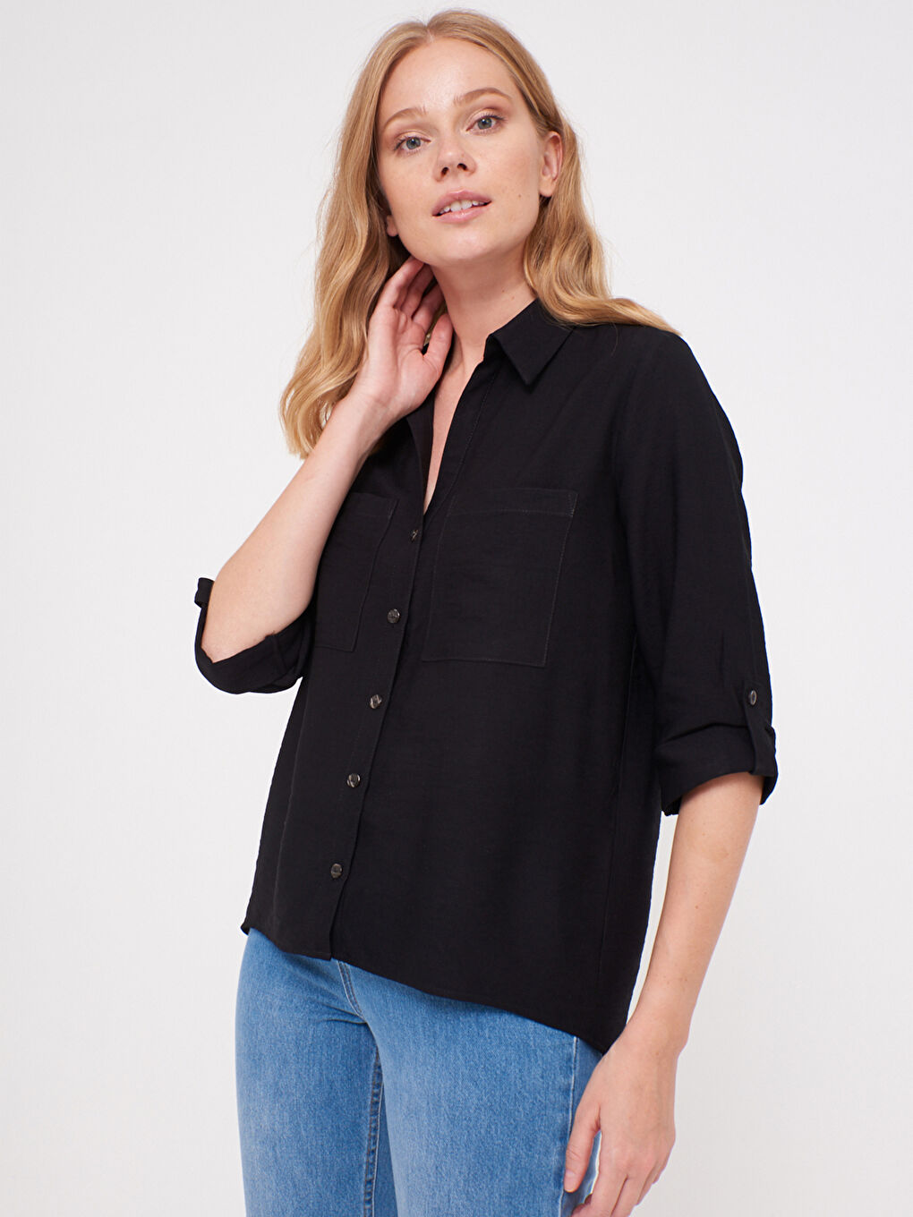 قميص نسائي طويل كم مستقيم بتفاصيل جيب دوببي