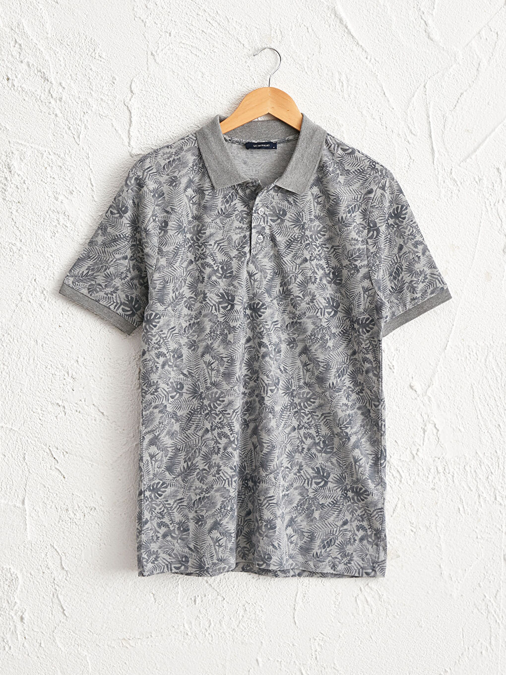 تيشيرت بيكيه بياقة بولو كم قصير مطبوع بالزهور