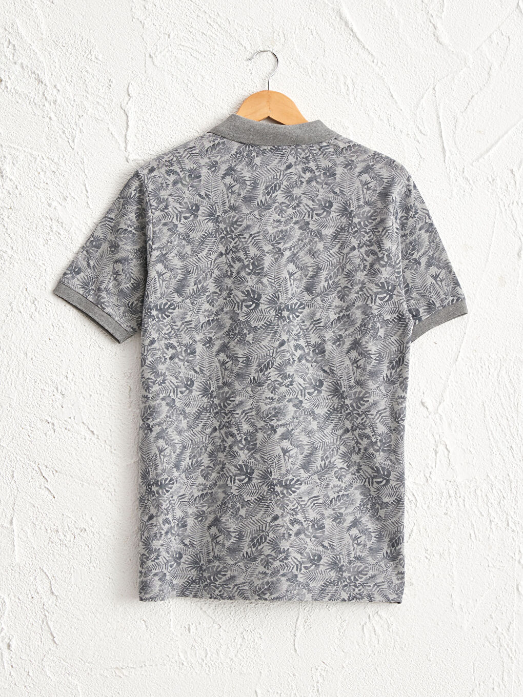 تيشيرت بيكيه بياقة بولو كم قصير مطبوع بالزهور-1