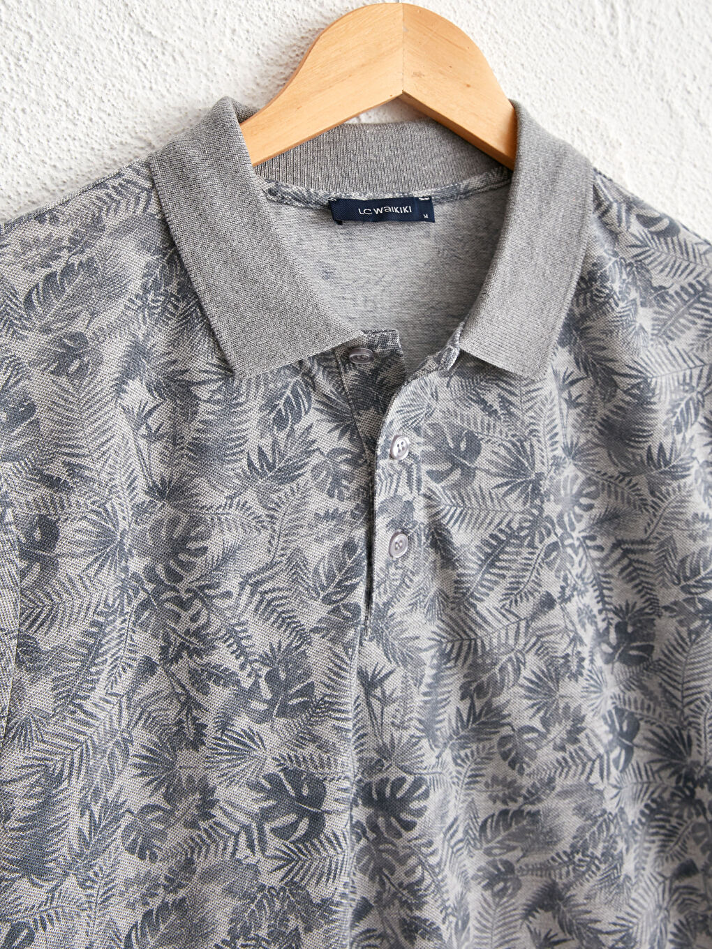 تيشيرت بيكيه بياقة بولو كم قصير مطبوع بالزهور-2