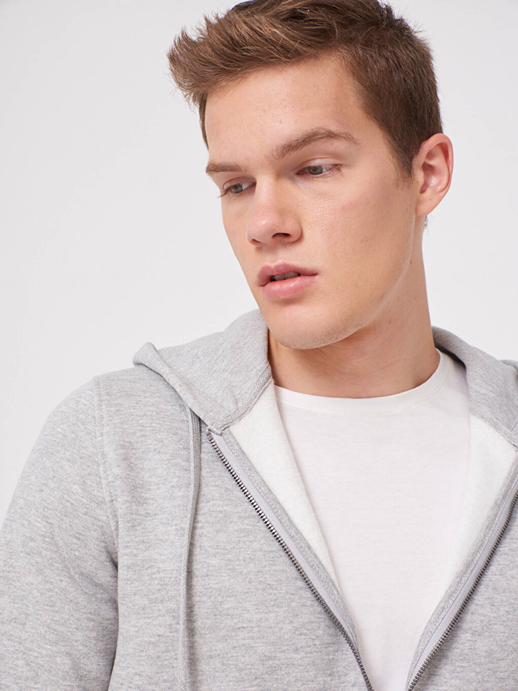 Жайлы еркін пішімді негізгі капюшонды свитшот-4