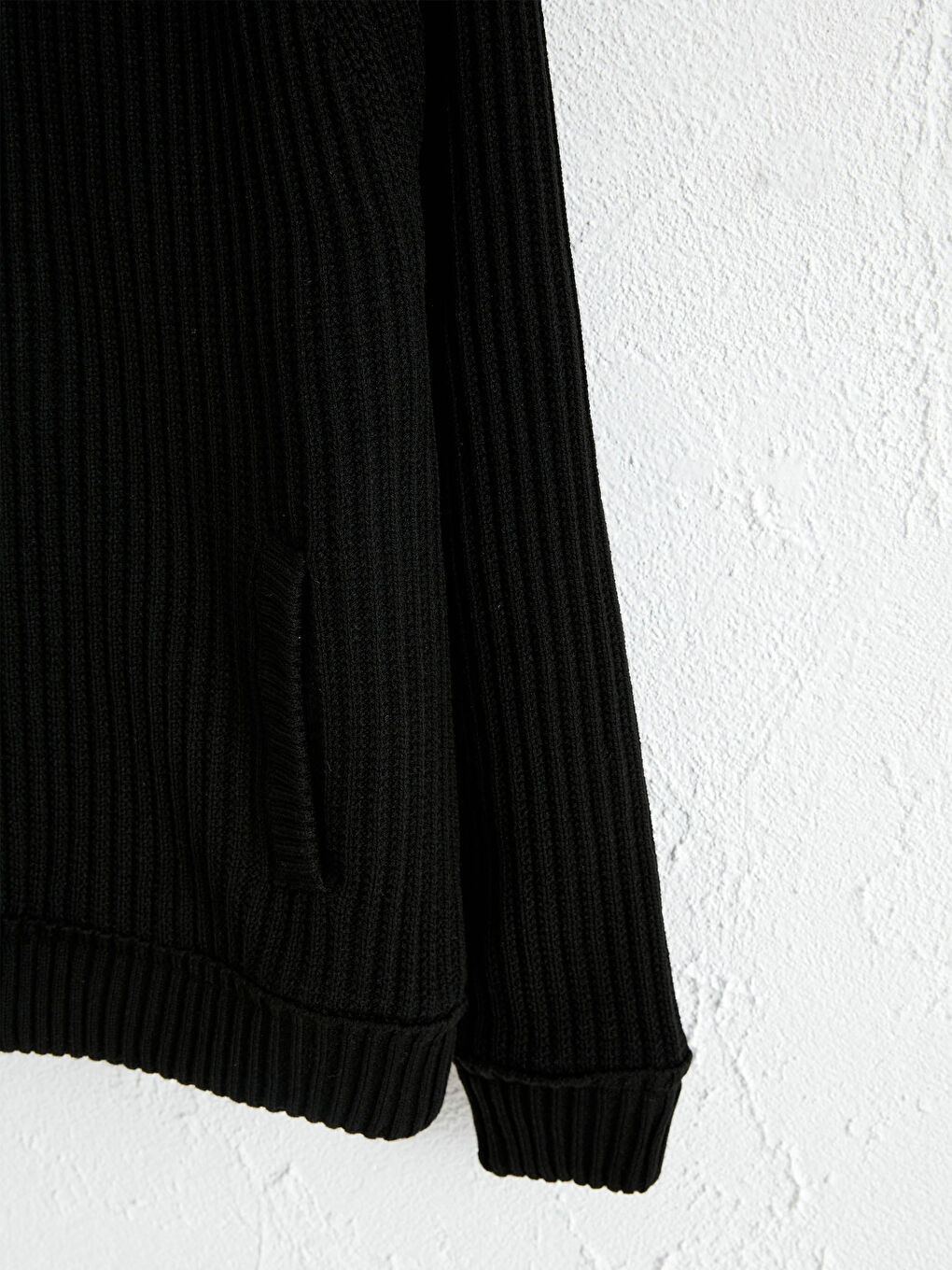 Siyah Kapüşonlu Fermuarlı Triko Hırka-2