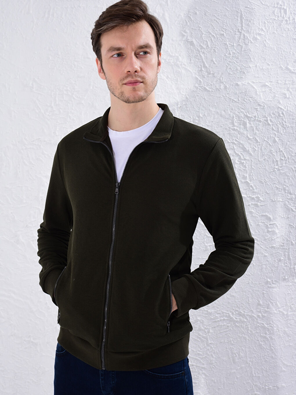 Кардиган базовый с воротником-трубой свободного кроя