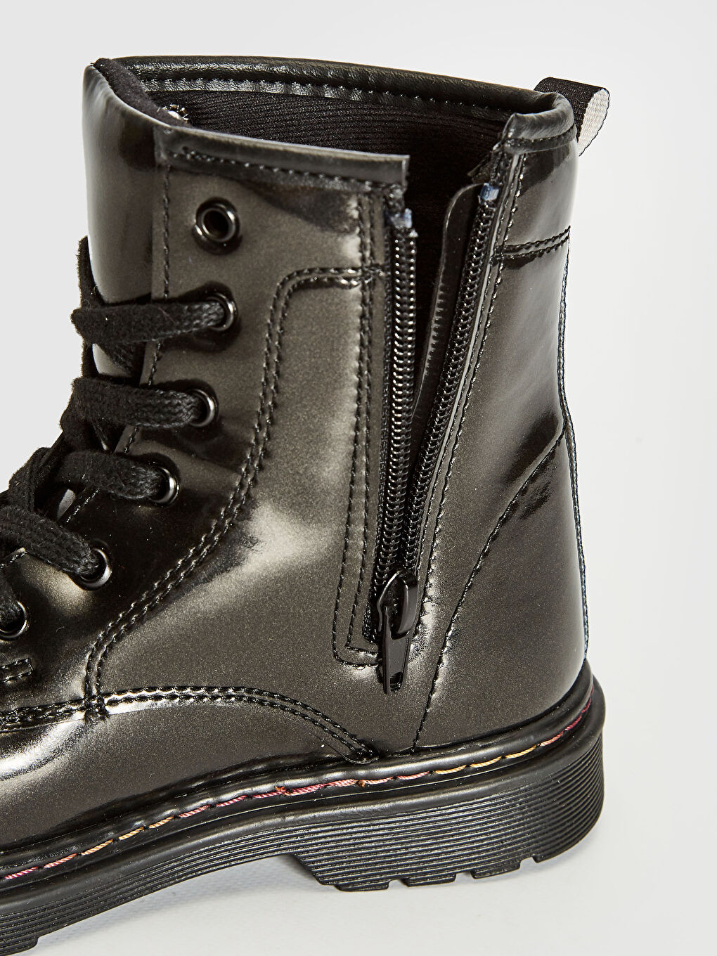 Siyah Kız Çocuk Bağcıklı Parlak Bot-5