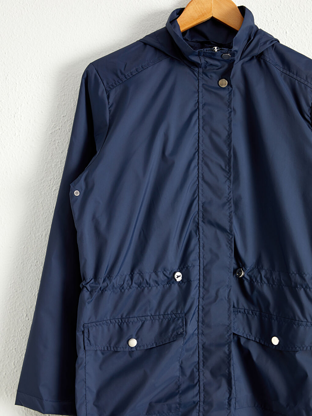 Lacivert Beli Büzgü Detaylı Kapüşonlu Mont-2