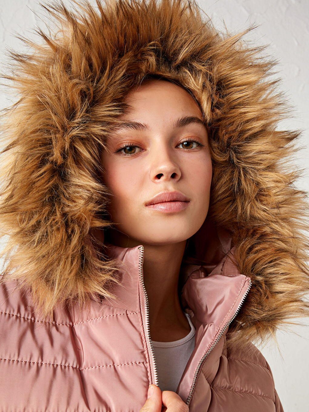 Geacă Matlasată Damă Cu Glugă și Mânecă Lungă-1