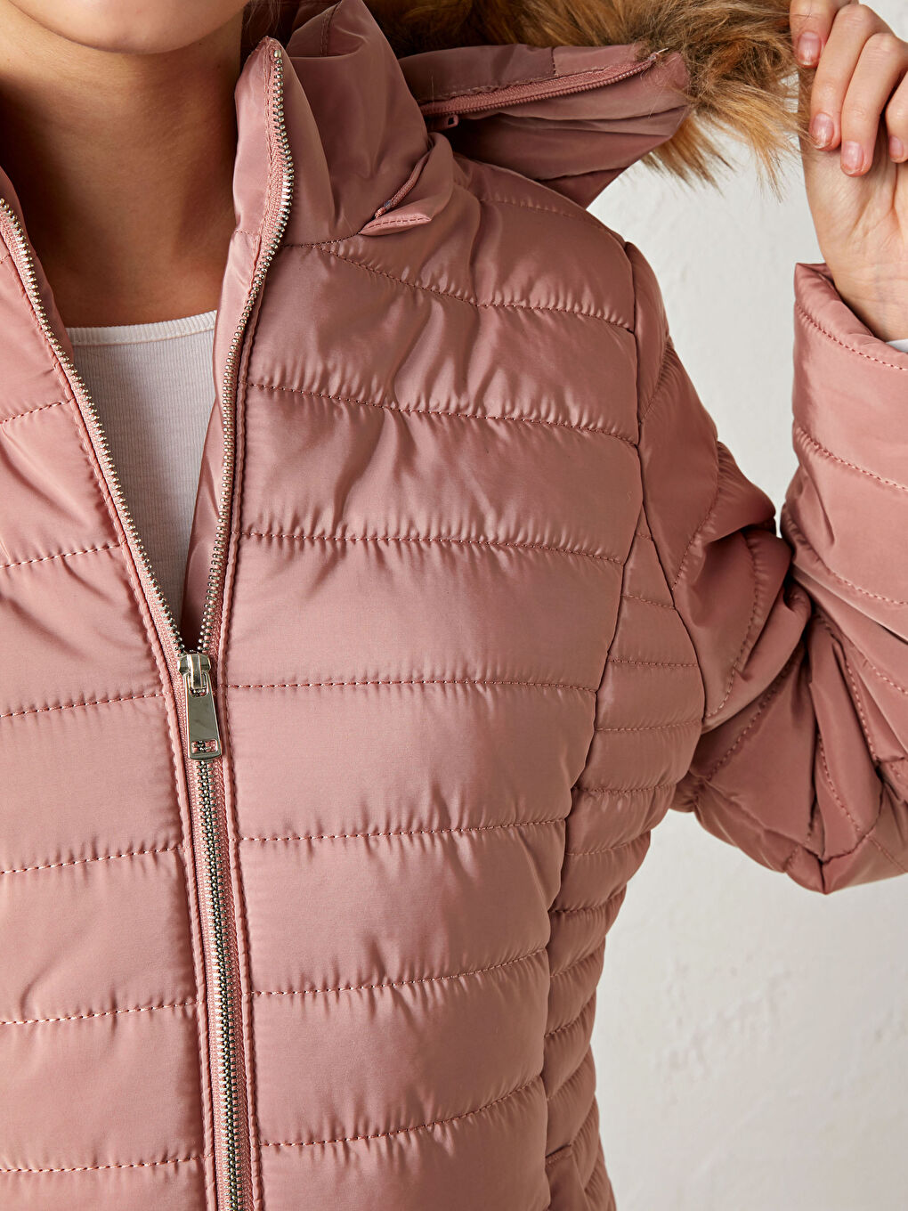 Geacă Matlasată Damă Cu Glugă și Mânecă Lungă-2