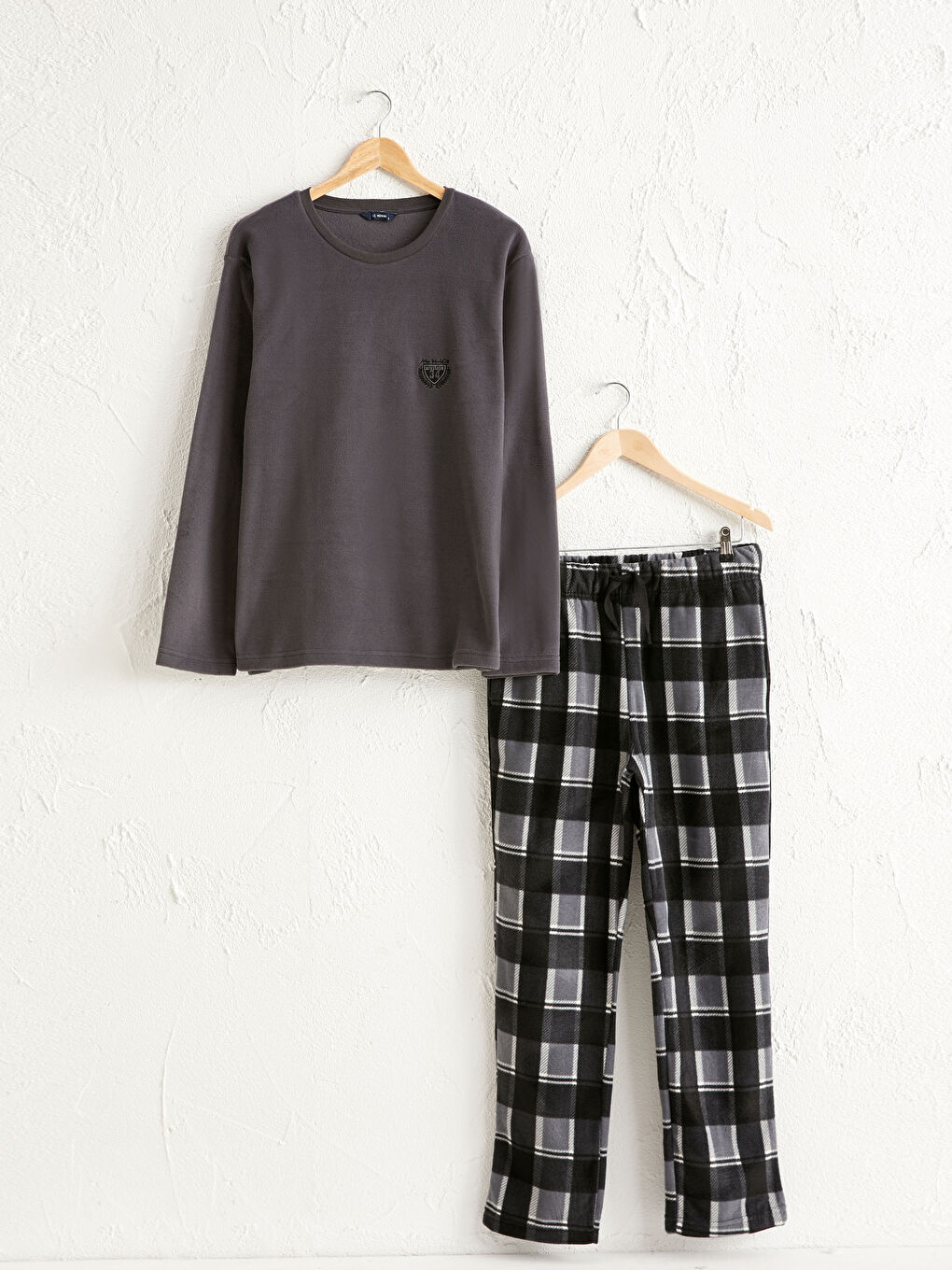 Комплект поларени пижами със стандартна кройка