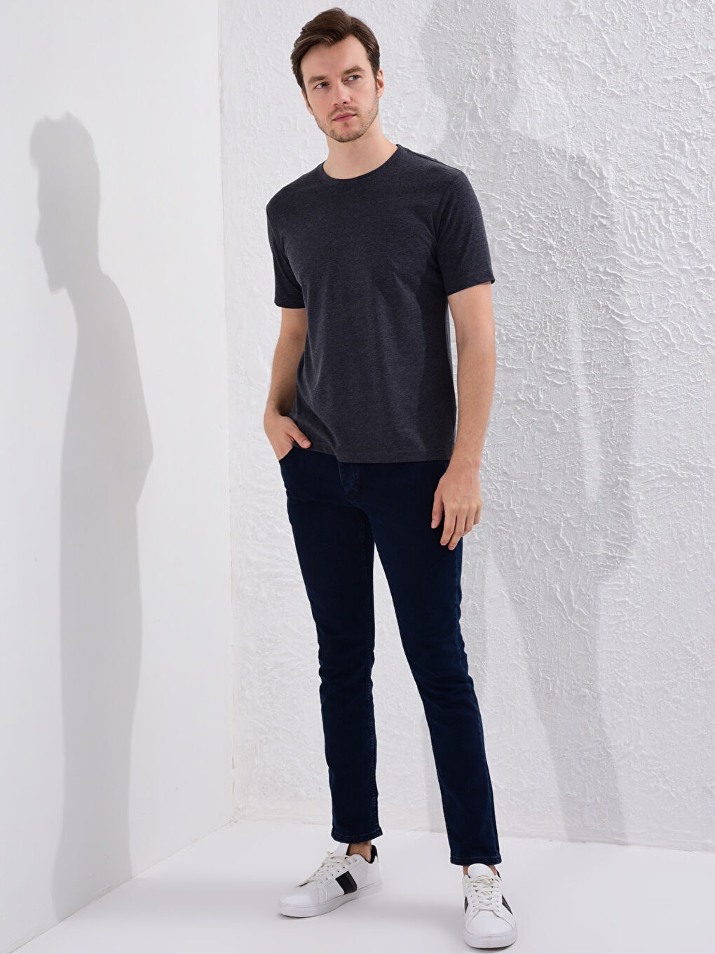 Antrasit Bisiklet Yaka Basic Kısa Kollu Tişört-2