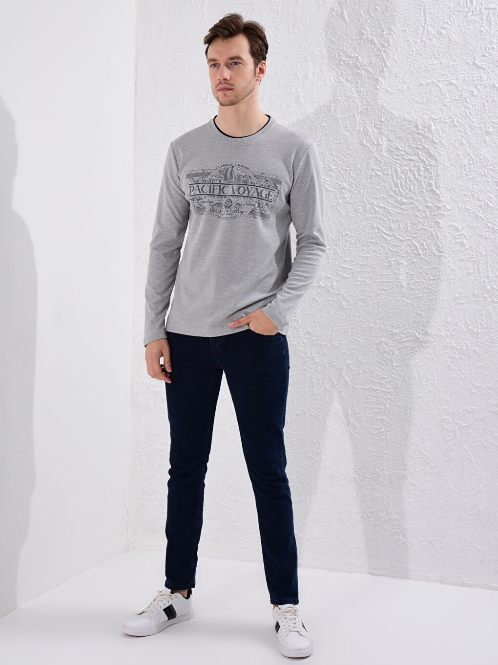 Gri Bisiklet Yaka Baskılı Sweatshirt-1