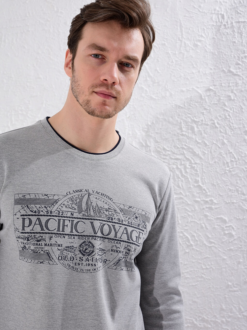 Gri Bisiklet Yaka Baskılı Sweatshirt-4