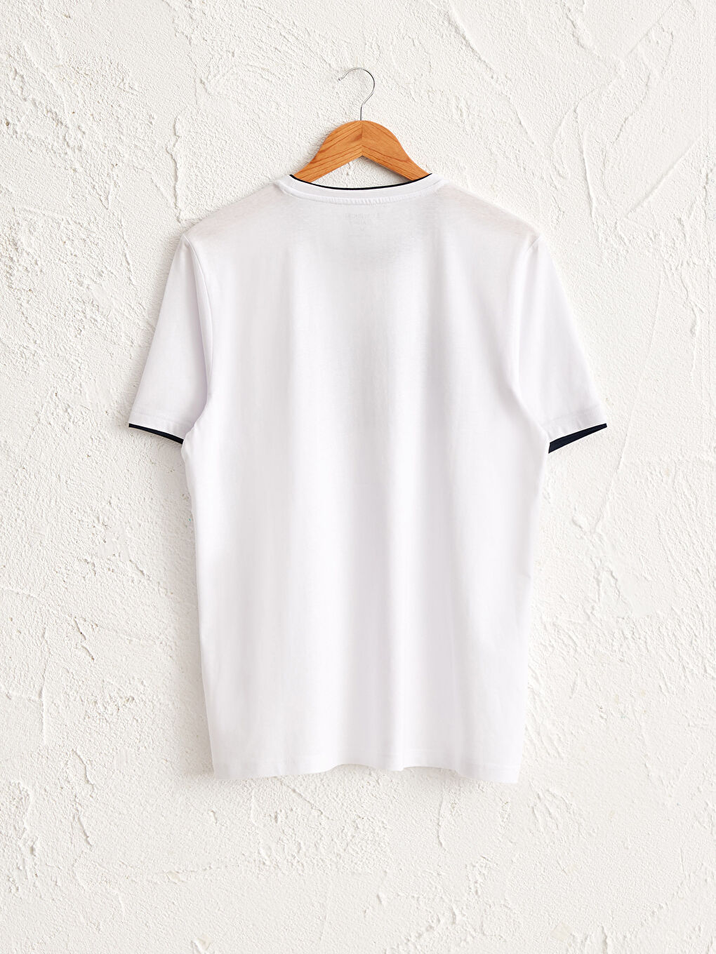 Футболка с круглым вырезом и принтом-3