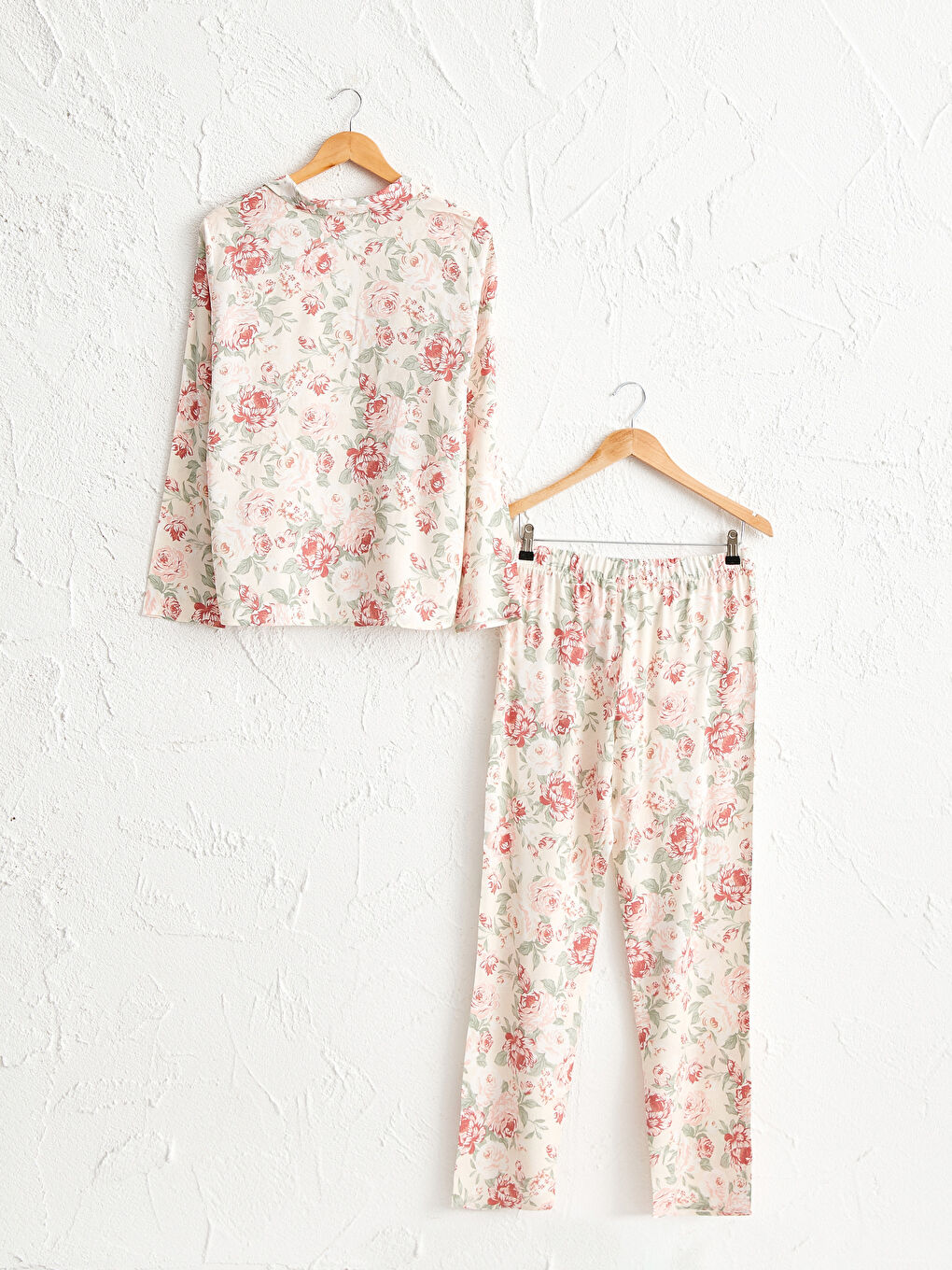 Pembe Çiçek Desenli Pijama Takımı-1