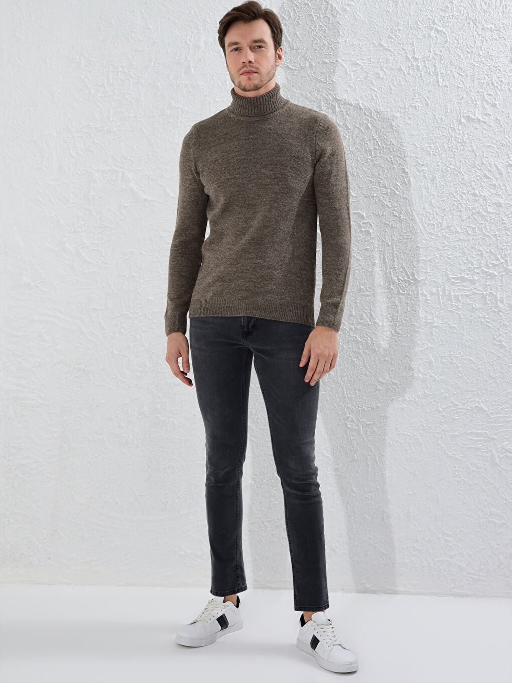 LC Waikiki Turtleneck Basic Heavy Tricot Jumper -0W7492Z8-D5Q