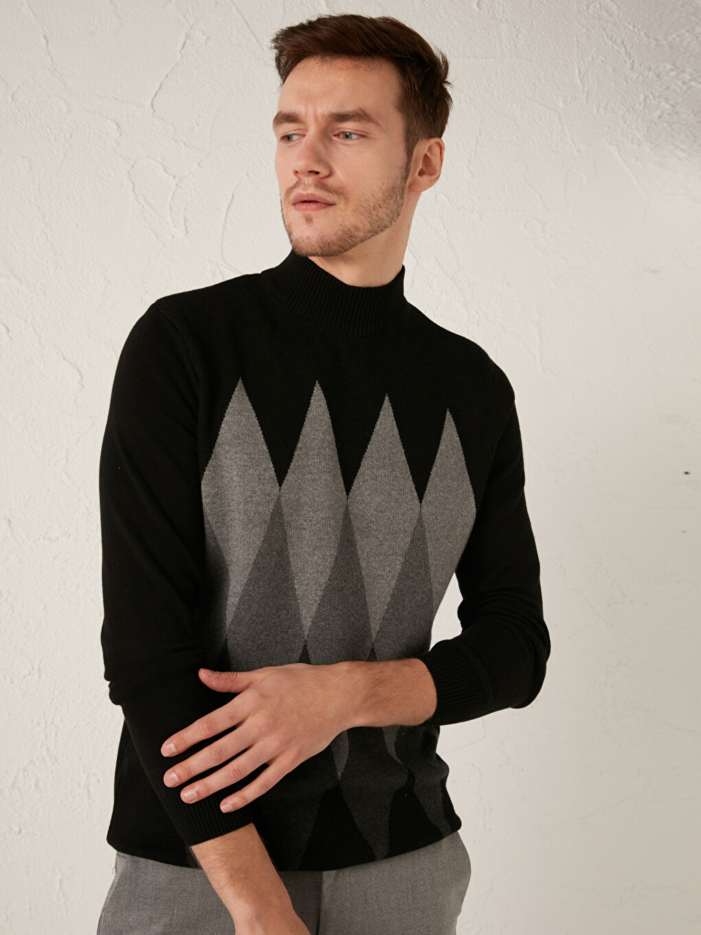 Жартылай биік жағалы ұзын жеңді принтті трикотаж жемпір-1