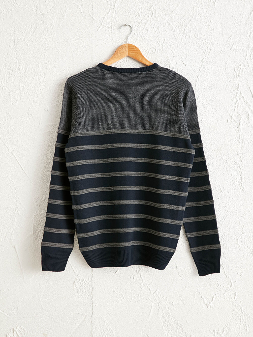 Полосатый Свитер с Круглым Вырезом из Легкого Трикотажа-2