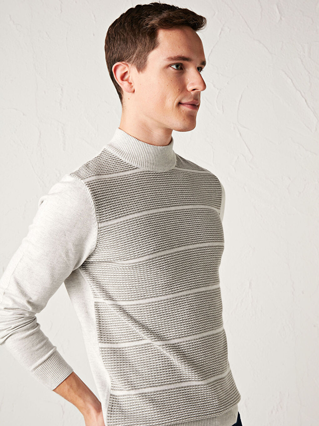 Bej Yarım Balıkçı Yaka Çizgili Triko Kazak-1