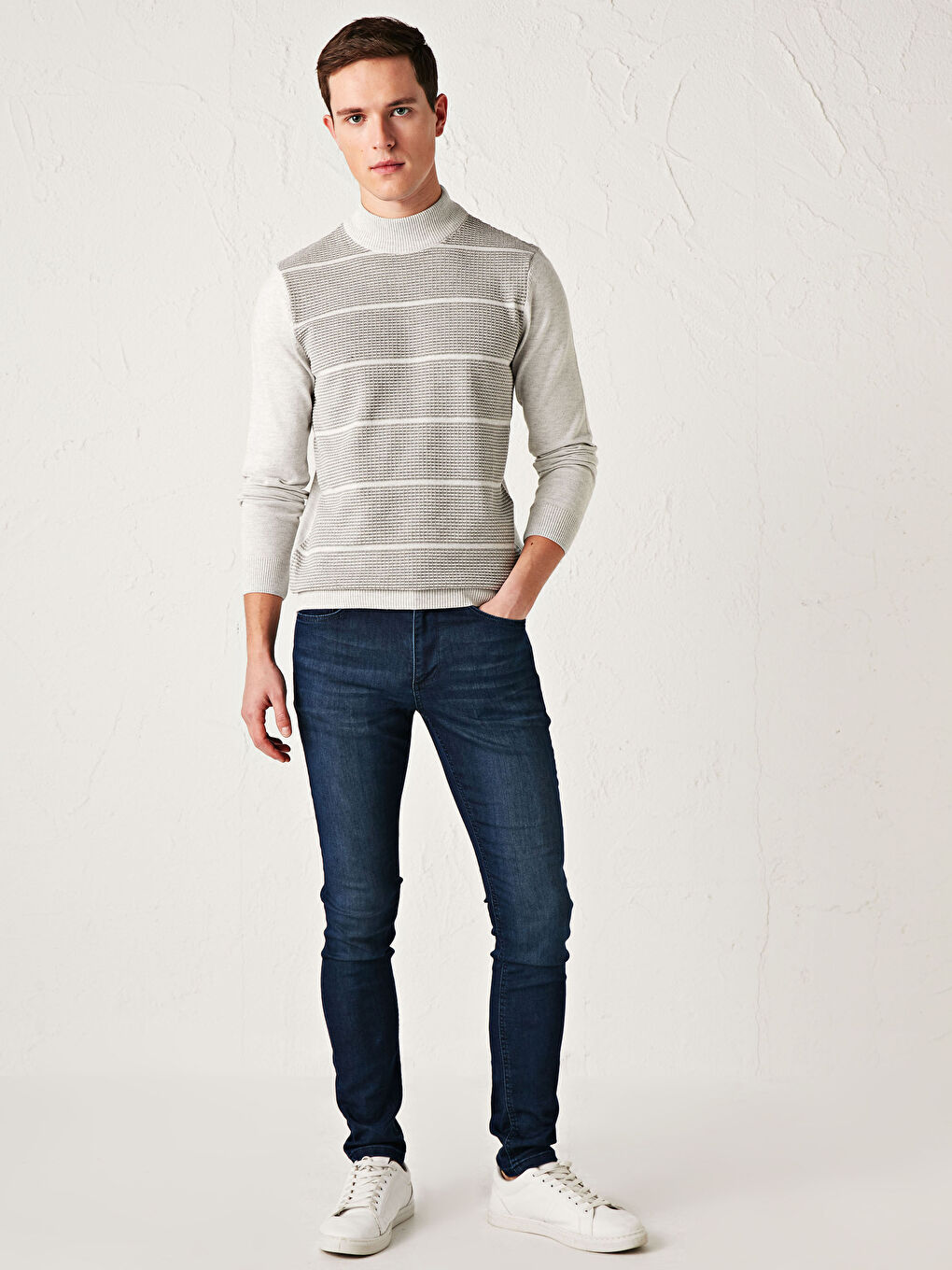 Bej Yarım Balıkçı Yaka Çizgili Triko Kazak-2