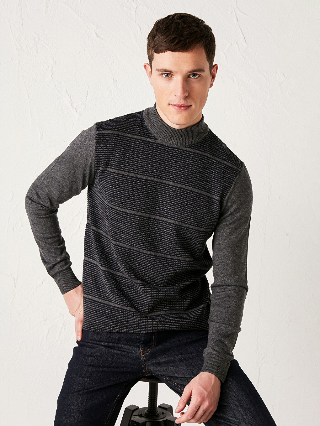 Antrasit Yarım Balıkçı Yaka Çizgili Triko Kazak