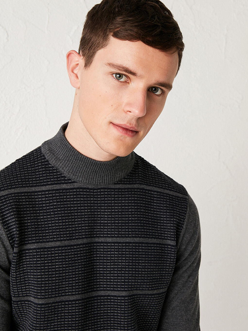 Antrasit Yarım Balıkçı Yaka Çizgili Triko Kazak-1