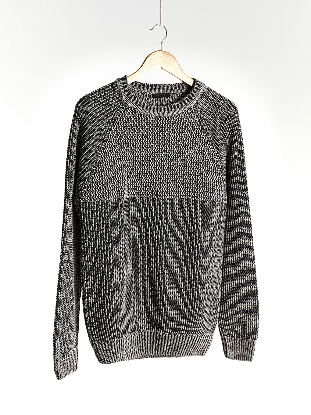 Пуловер с кръгло деколте от акрилно трико