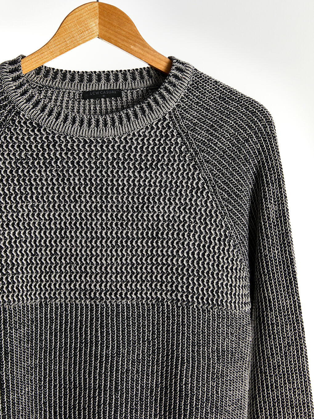 Пуловер с кръгло деколте от акрилно трико-3