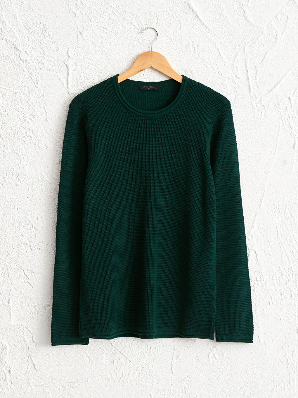 Базовый легкий трикотажный джемпер с круглым вырезом-1