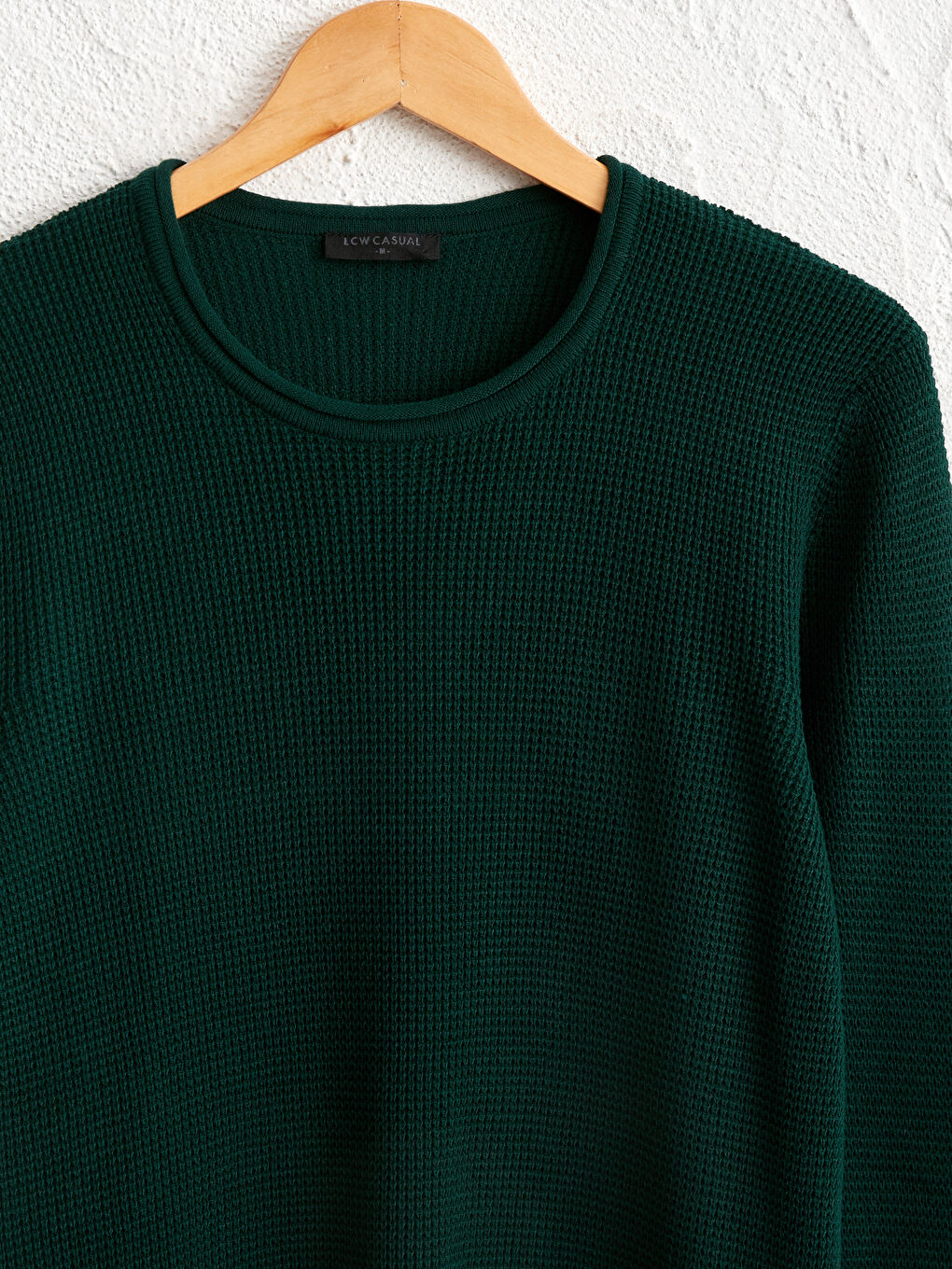 Базовый легкий трикотажный джемпер с круглым вырезом-2