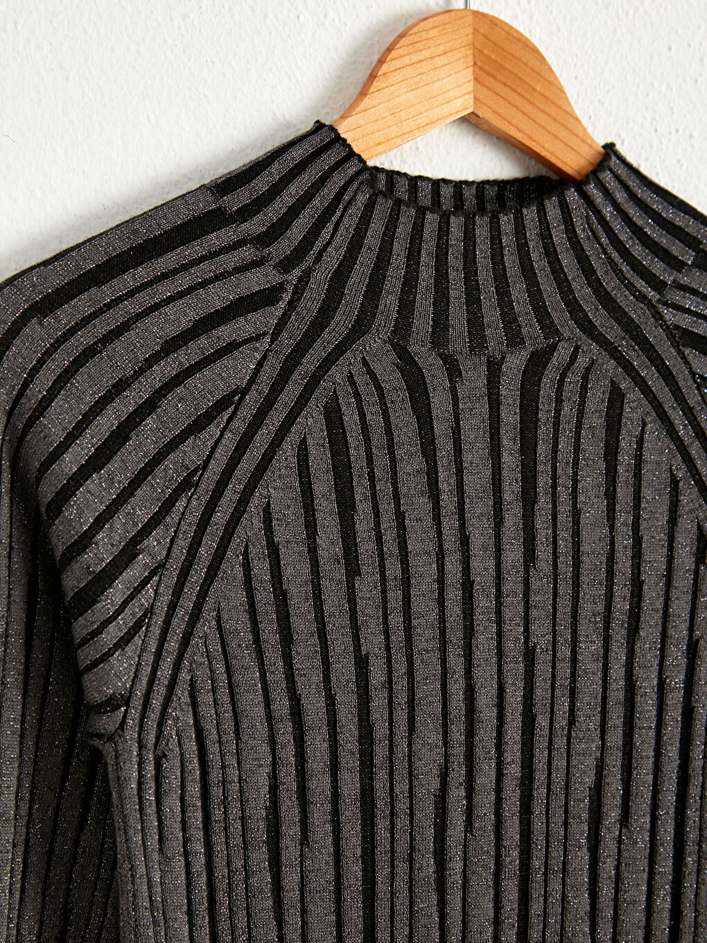 LCWAIKIKI Classic Leuchtender Halbrollkragenpullover -0W8625Z8-CVL