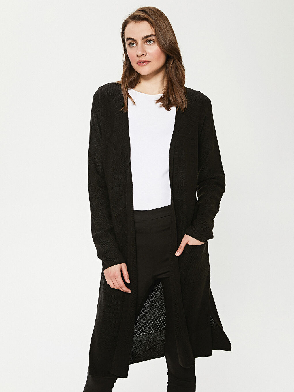 Siyah Cep Detaylı Triko Hırka