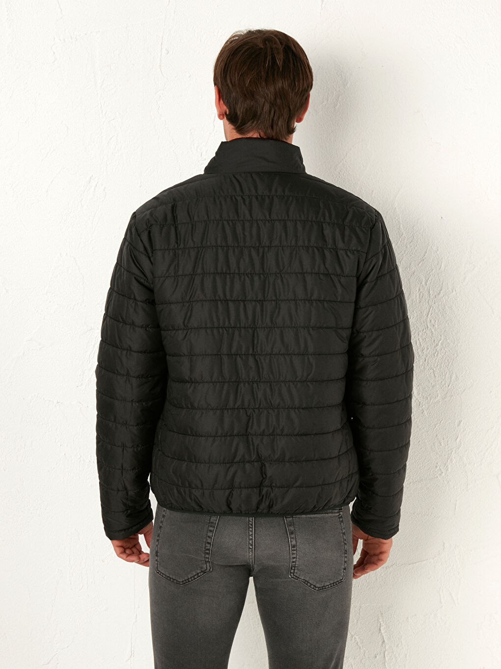 Siyah Rahat Kalıp Dik Yaka Erkek Şişme Mont-3