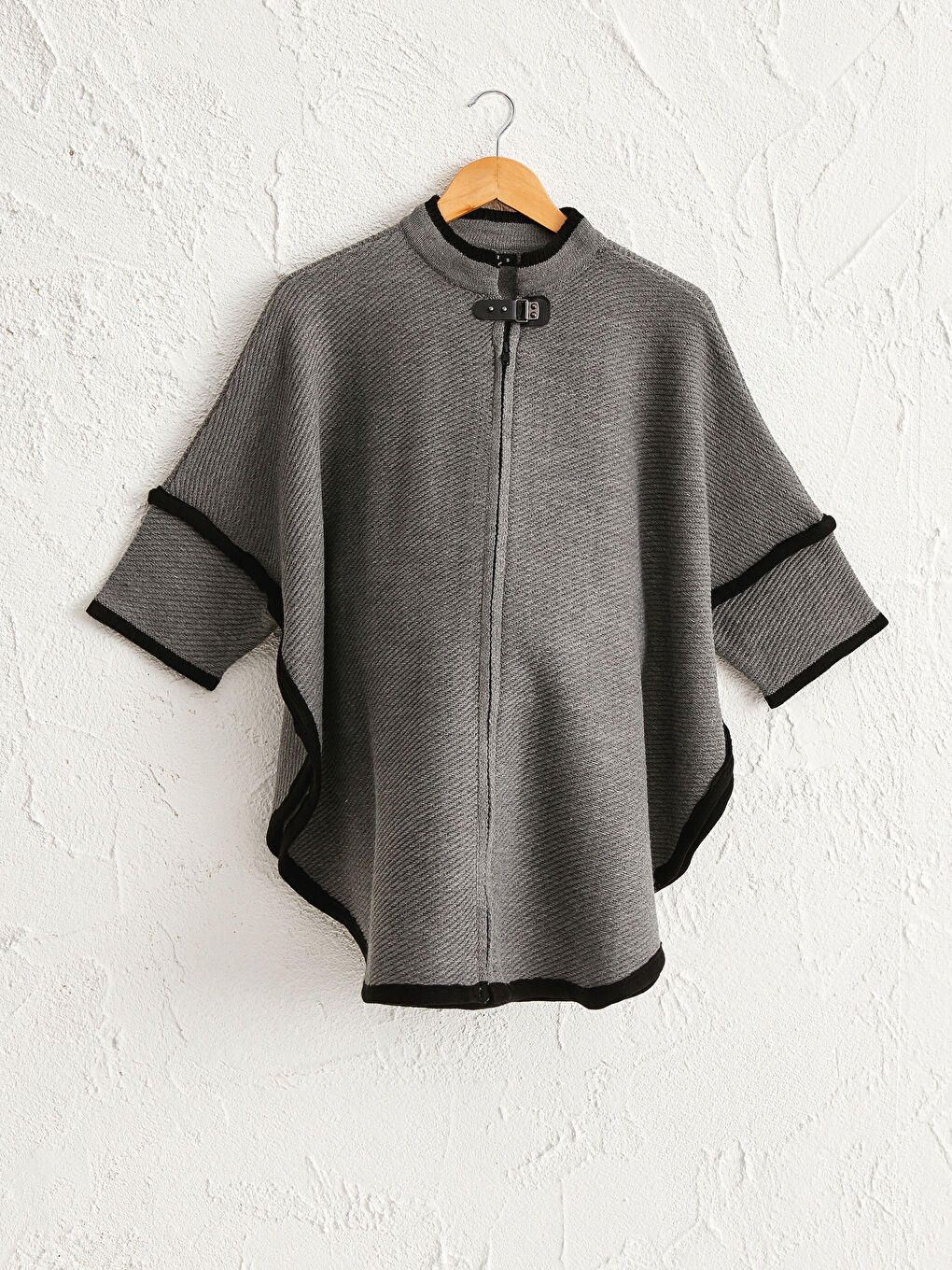 Self-Patterned Maternity Tricot Poncho