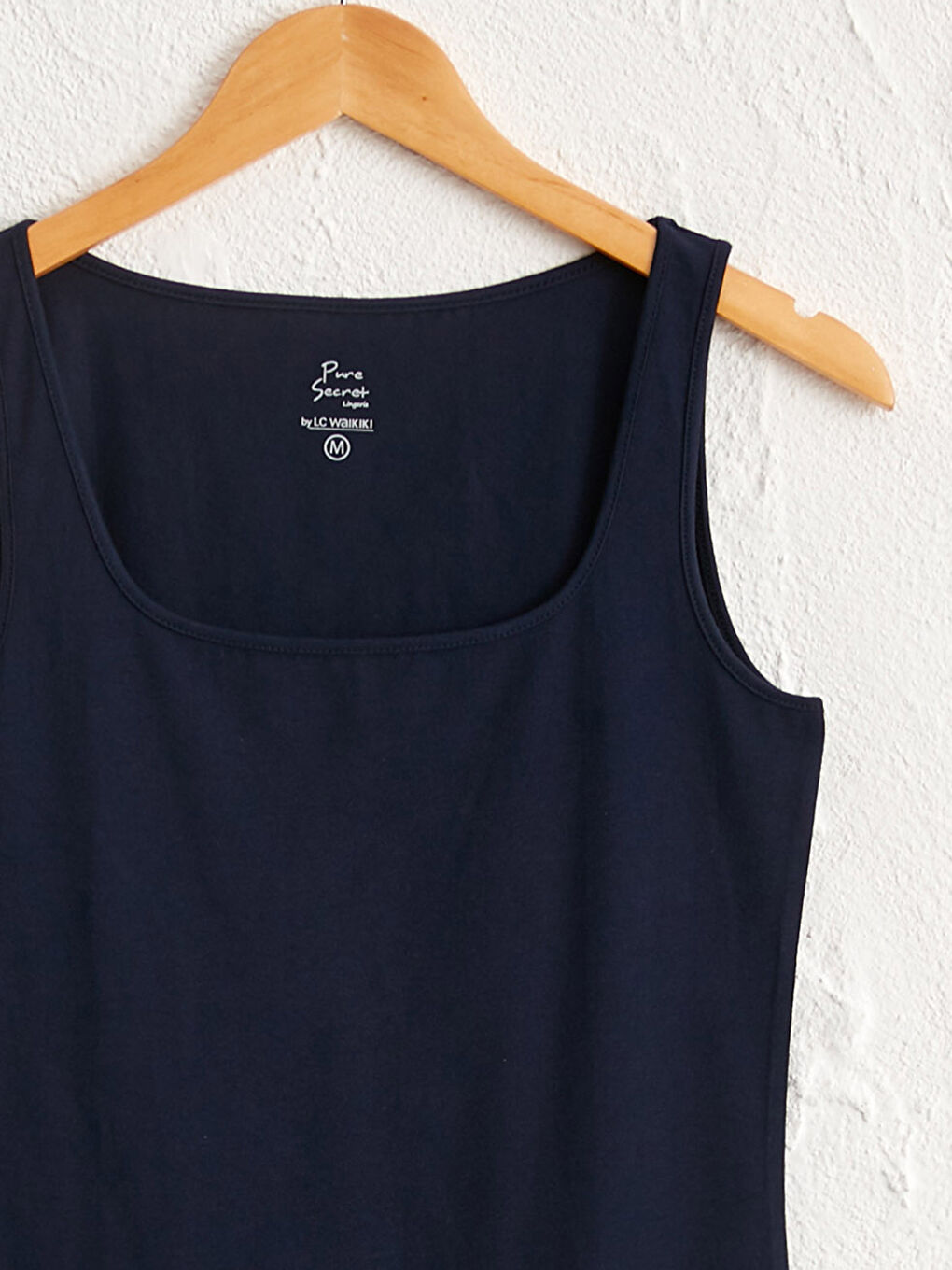 Женская майка с U-образным вырезом из хлопка без рисунка-1