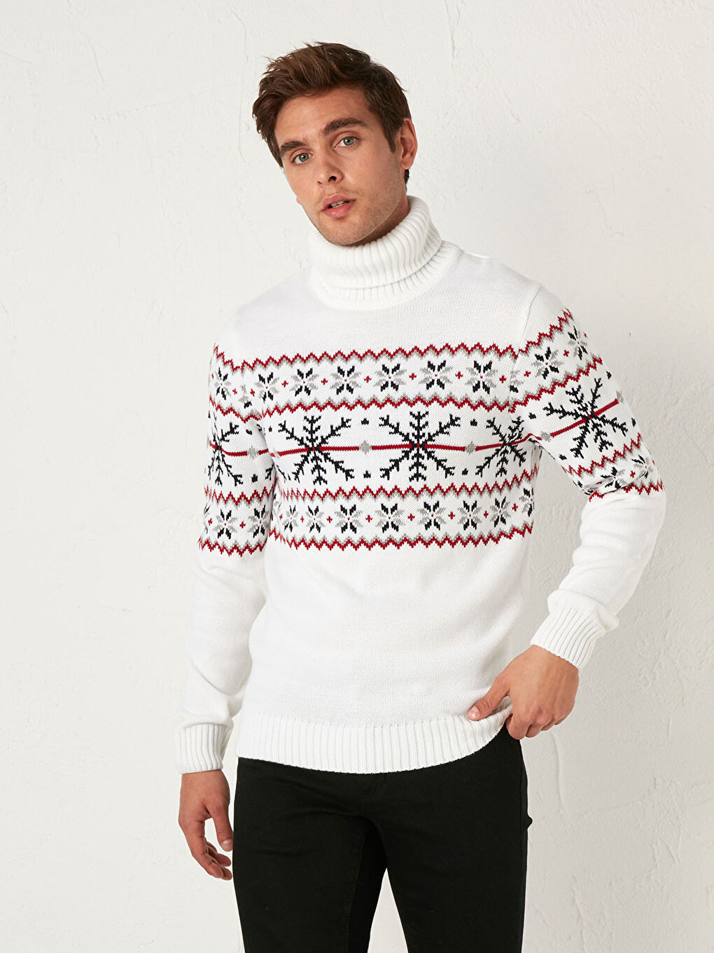 Pulover Tricotat cu Guler Înalt și Model-1