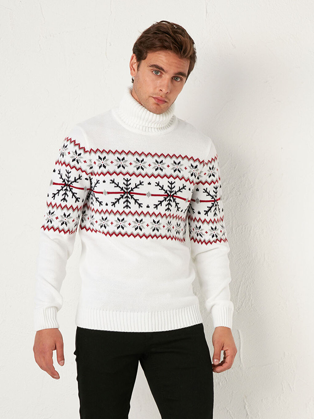 Pulover Tricotat cu Guler Înalt și Model-2