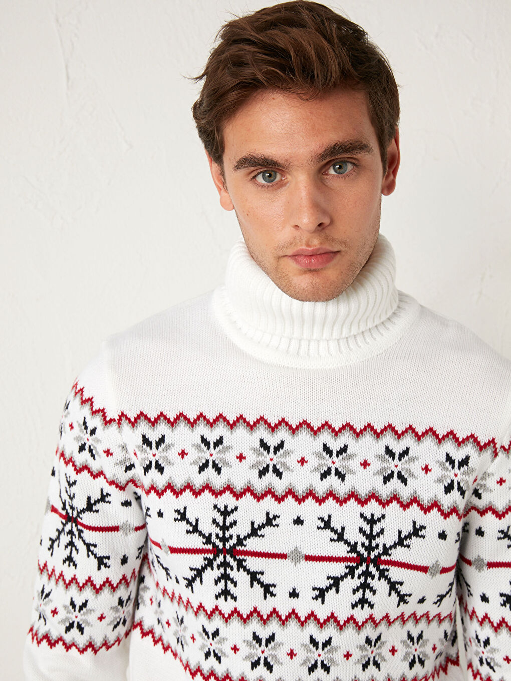 Pulover Tricotat cu Guler Înalt și Model-4