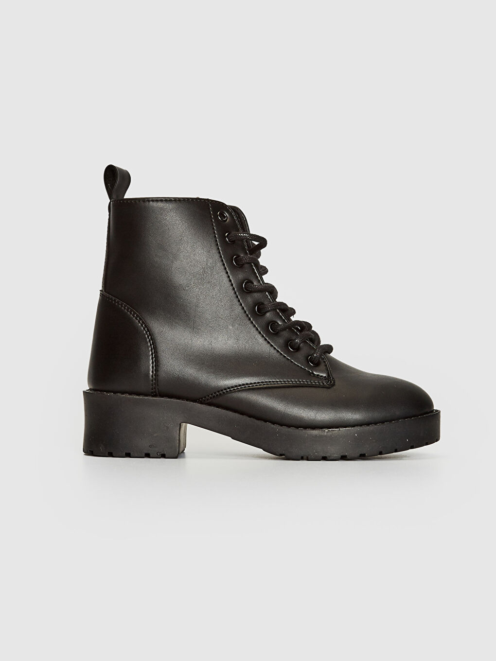 Siyah Kadın Bağcıklı Postal Bot-1