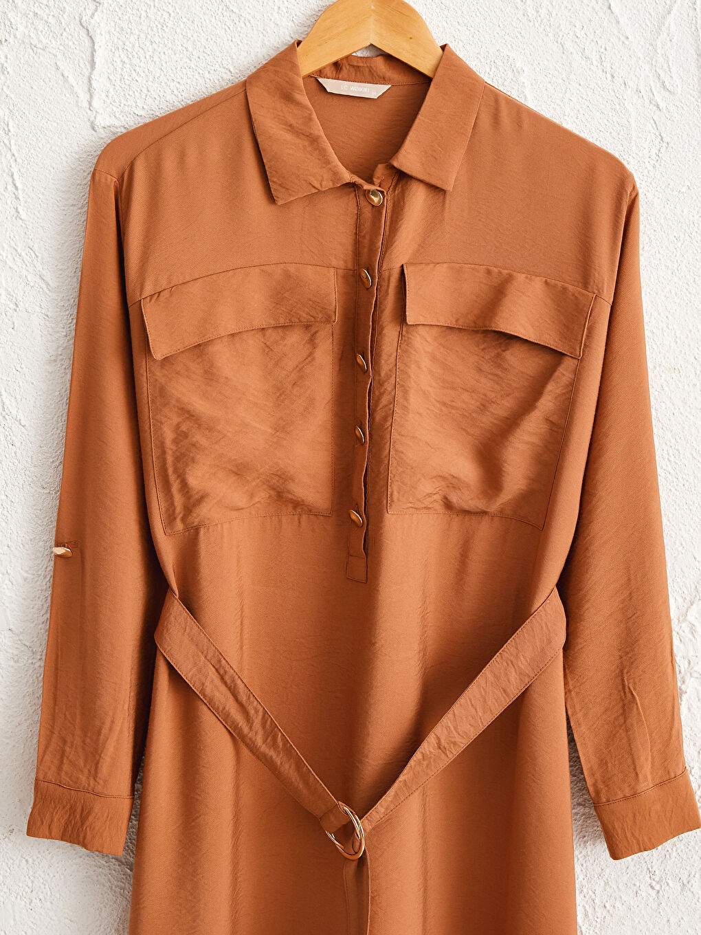 Kahverengi Kuşaklı Dokulu Kumaştan Elbise-3