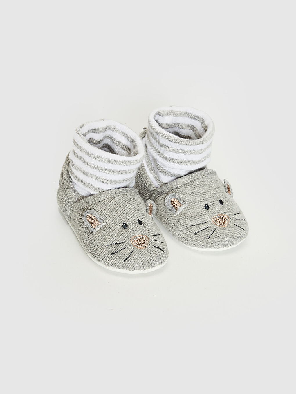 Gri Nakış Detaylı Pamuk Astarlı Yürüme Öncesi Erkek Bebek Çoraplı Ev Ayakkabısı