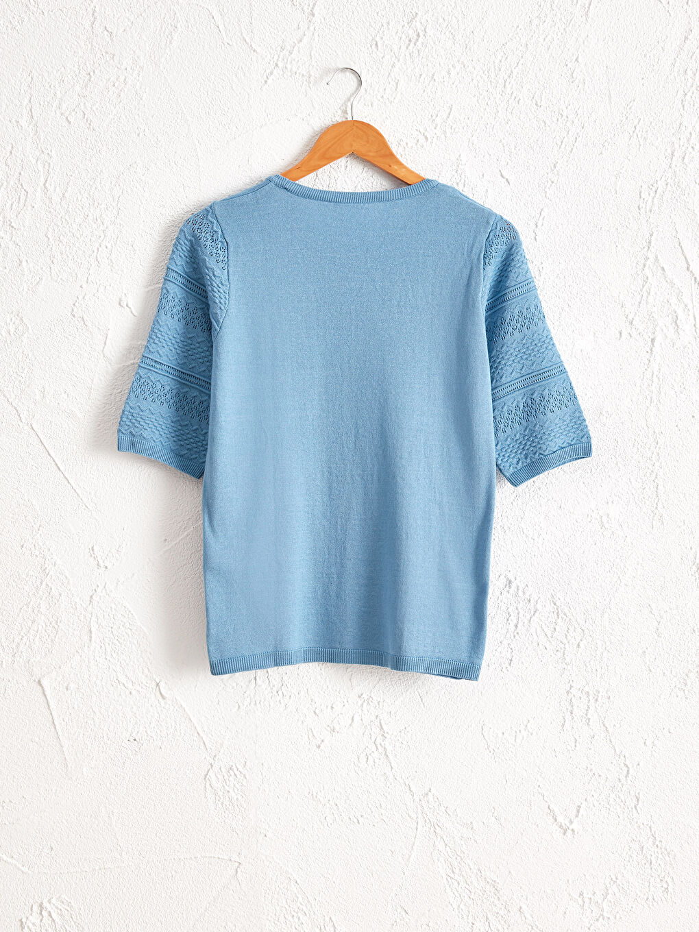 Легкий трикотажный джемпер с узором-1