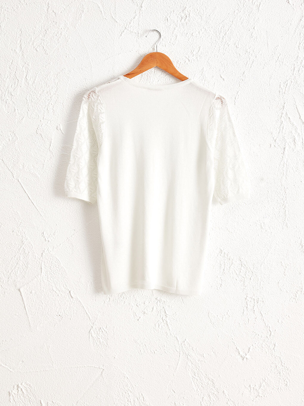 Легкий трикотажный джемпер с узором-1