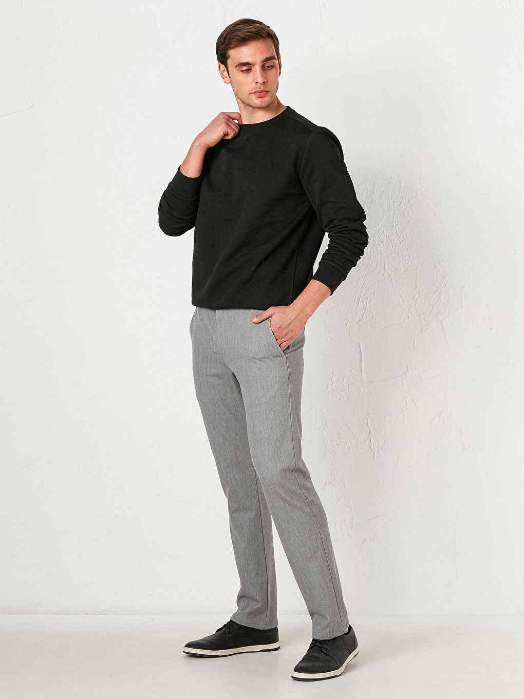 Siyah Bisiklet Yaka Uzun Kollu Erkek Sweatshirt-1