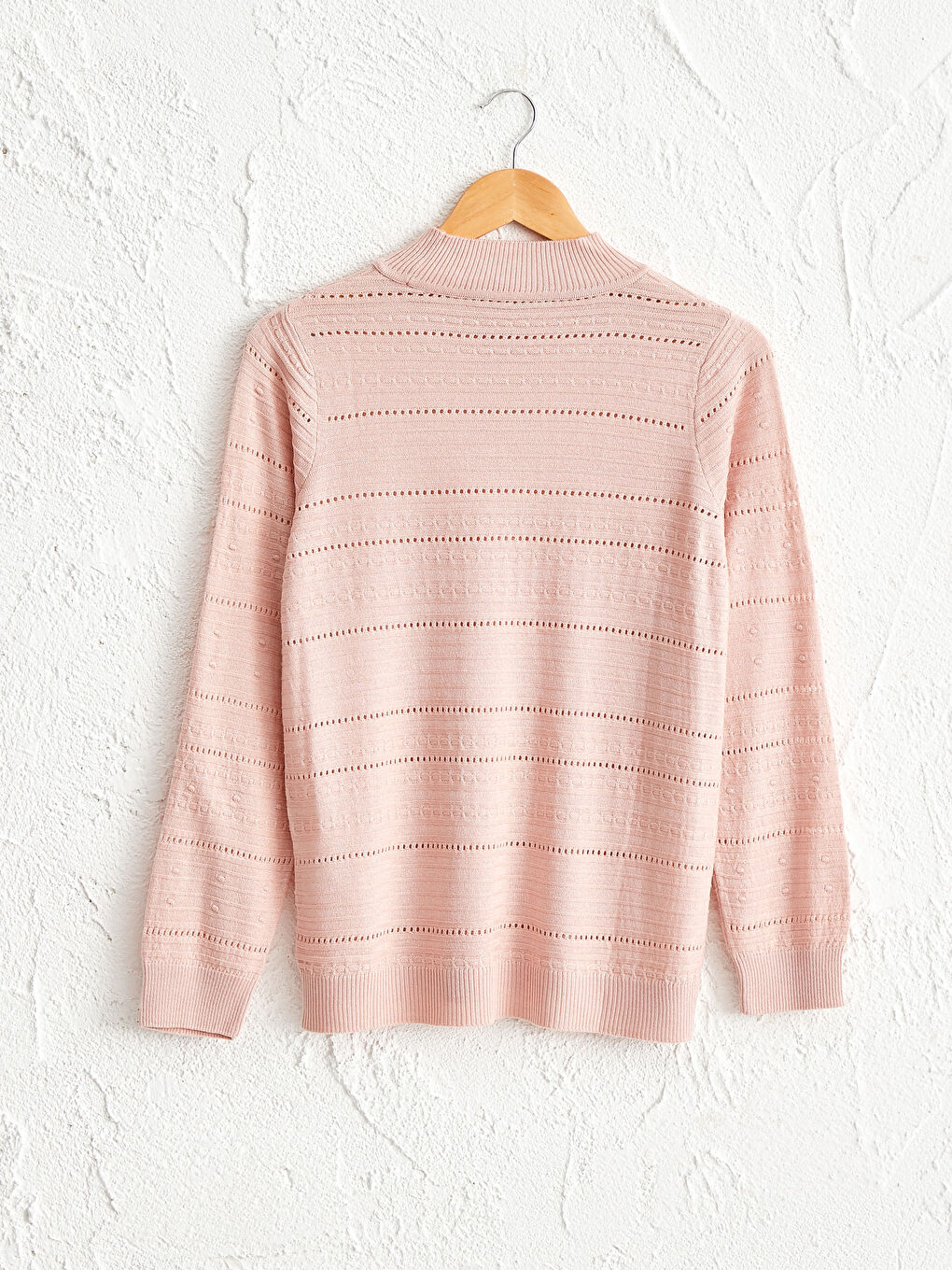 Легкий трикотажный джемпер с узором-1