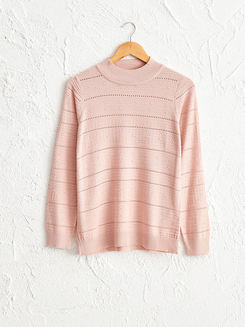 Легкий трикотажный джемпер с узором