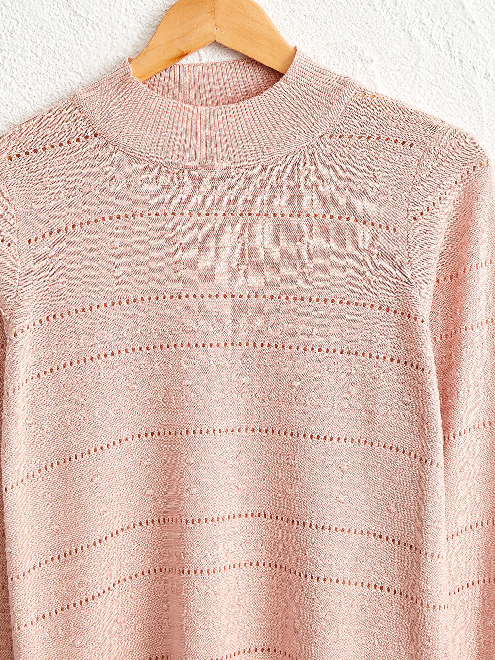 Легкий трикотажный джемпер с узором-2