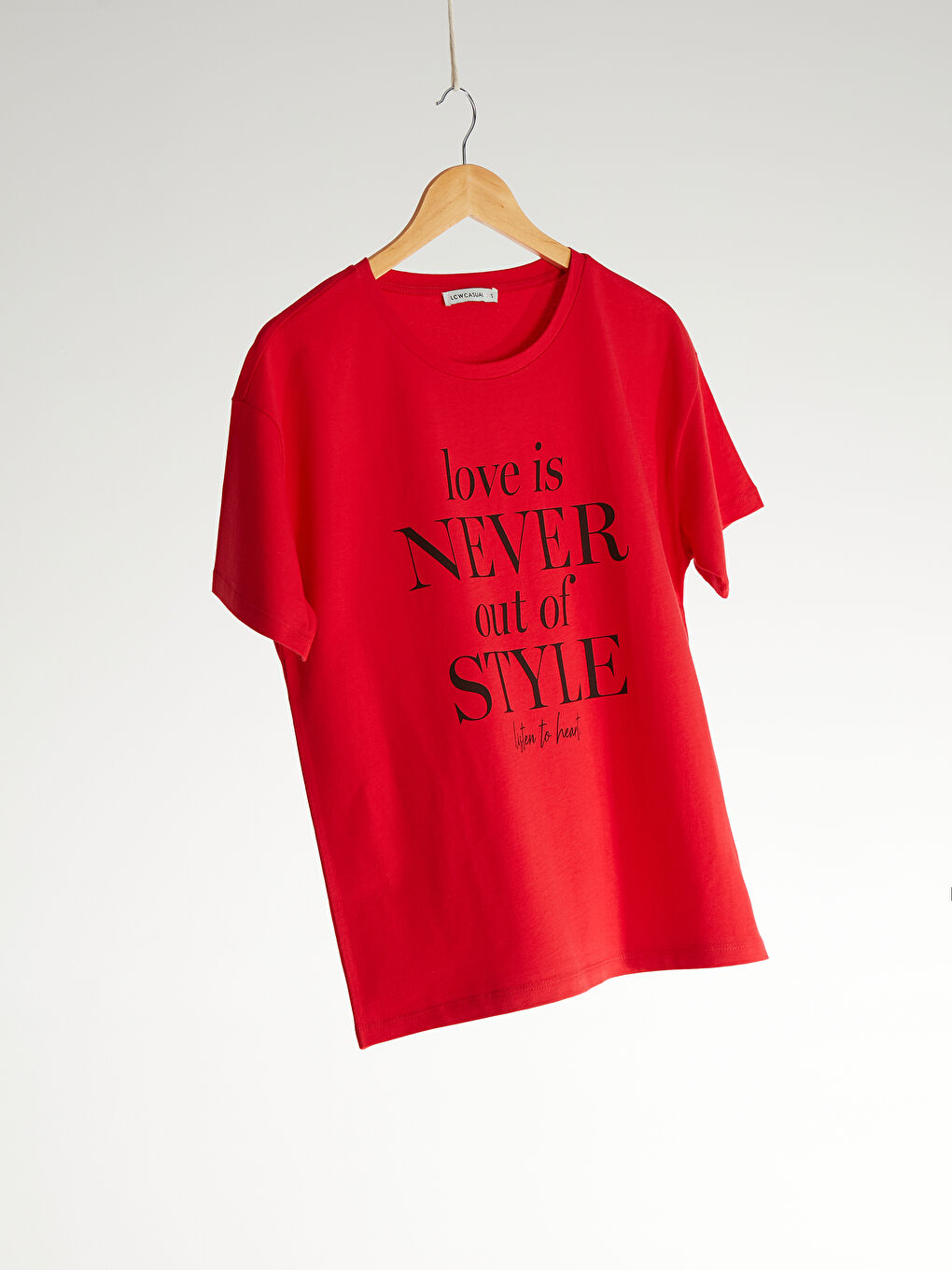 Kırmızı Bisiklet Yaka Kısa Kollu Kadın Tişört-5