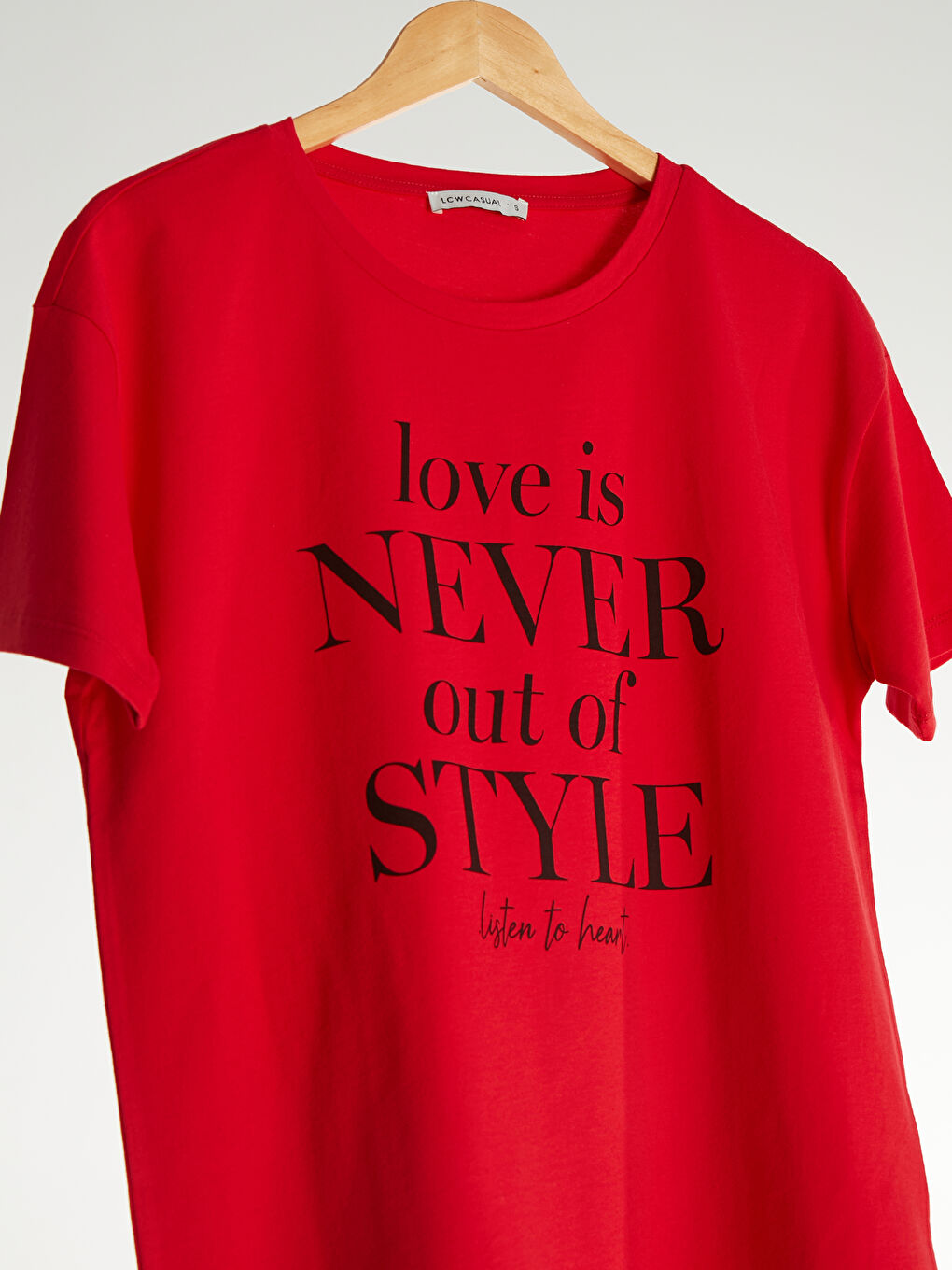 Kırmızı Bisiklet Yaka Kısa Kollu Kadın Tişört-6