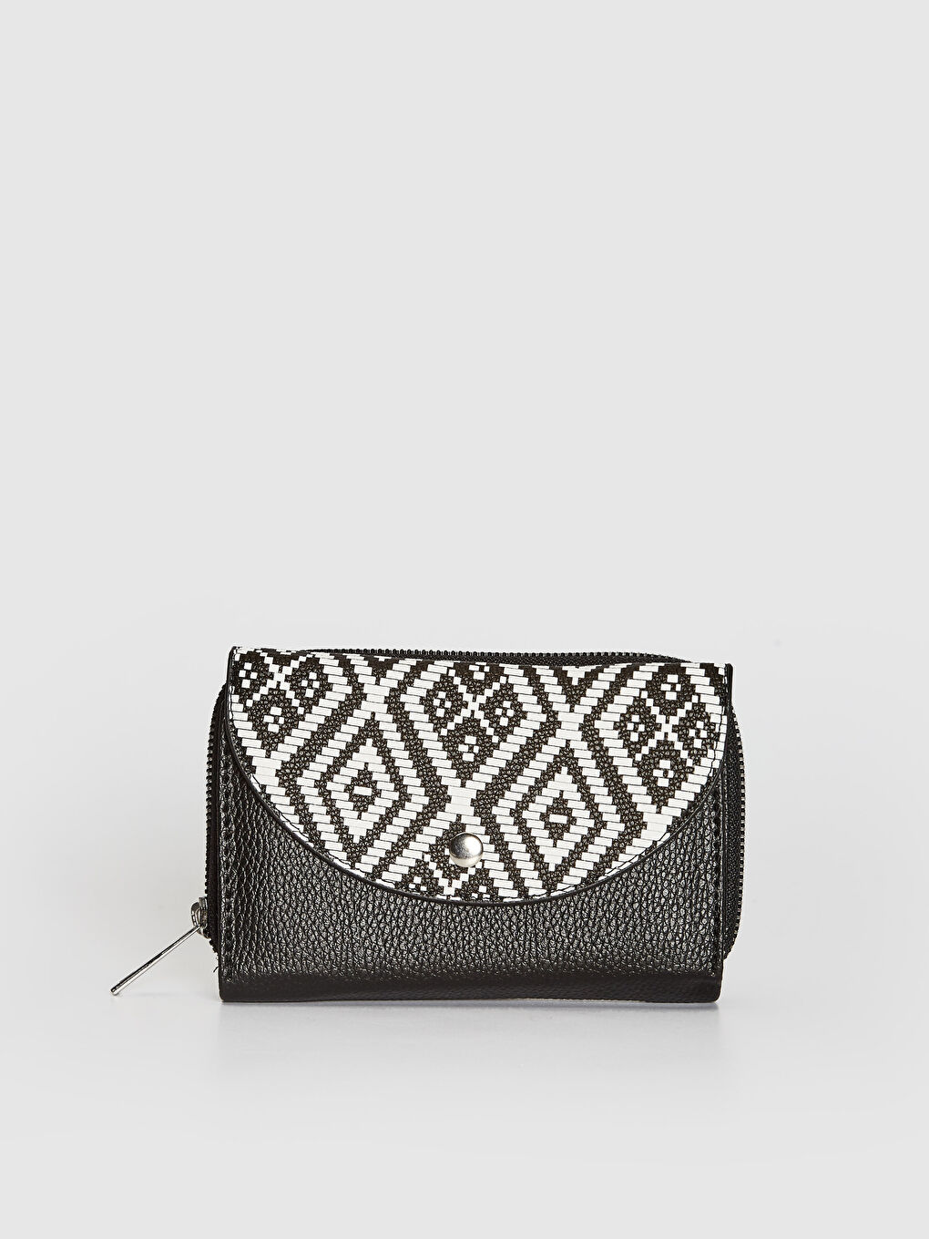 محفظة جلدية بتصميم عرقي